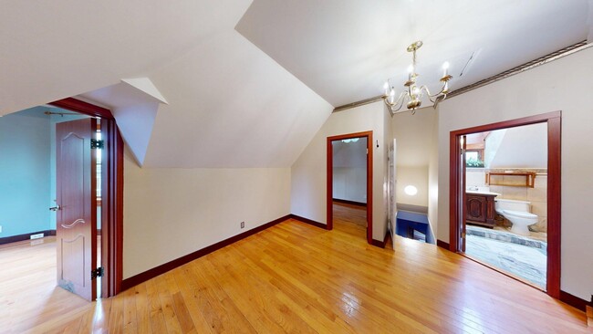 Building Photo - 161 Park Hill Ave