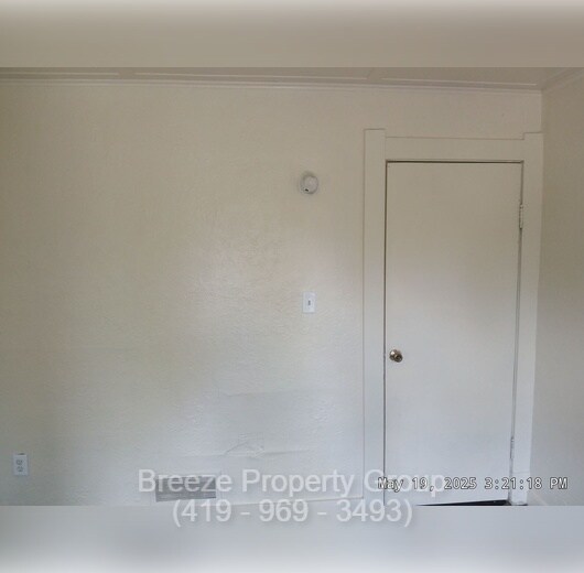 Building Photo - 2145 Dorr St
