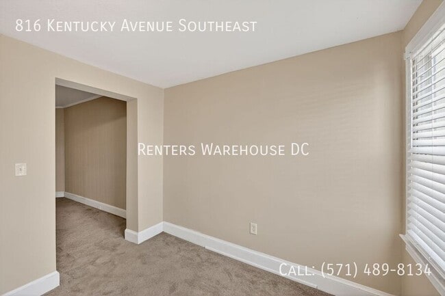 Building Photo - 816 Kentucky Ave SE