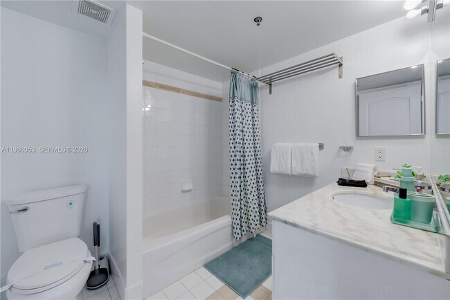 Building Photo - 1200 Brickell Bay Dr