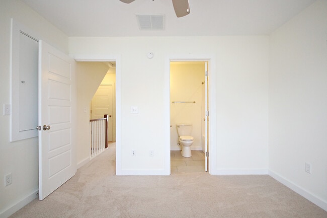Building Photo - Pet-Friendly Old Trail Townhome