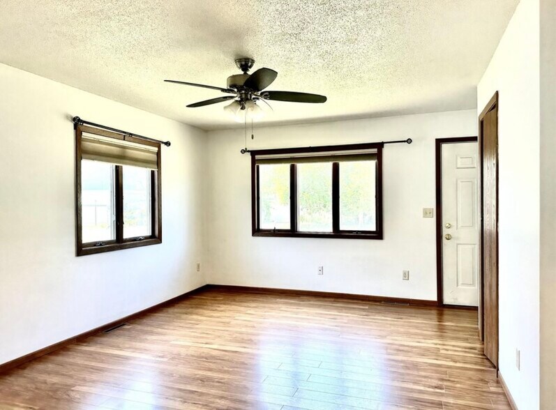 Living Room - 1710 Onalaska Ave