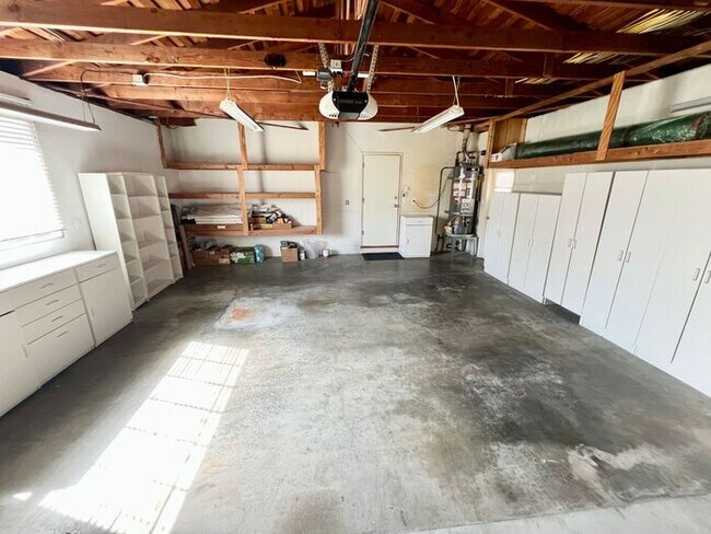 Building Photo - Beautiful 4-Bedroom Home with Modern Upgra...