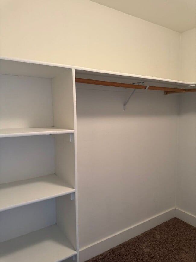 Building Photo - 1857 Buckrake Ave