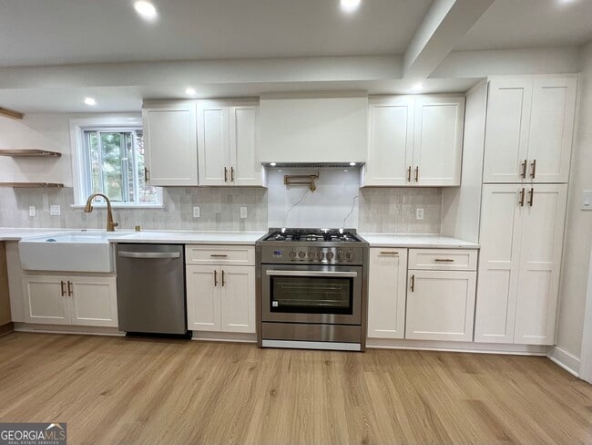 Building Photo - 2907 Clearbrook Dr