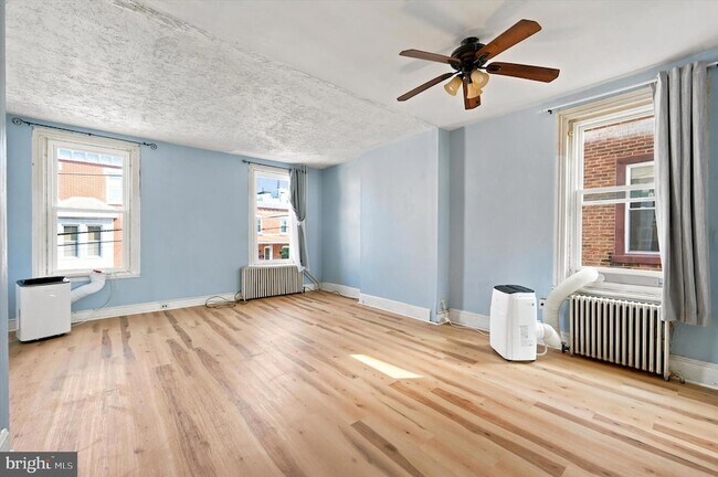 Building Photo - 204 Ripka St