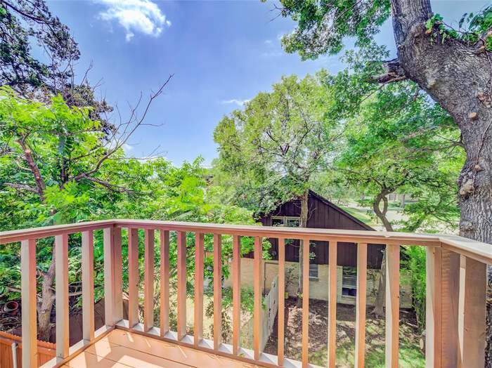 Balcony - Primary bedroom - 4028 Treeline Dr
