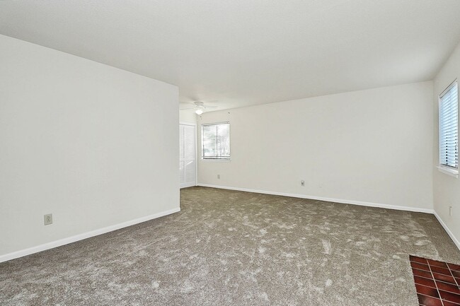 Building Photo - Rent Special on Adorable One Bedroom Condo...