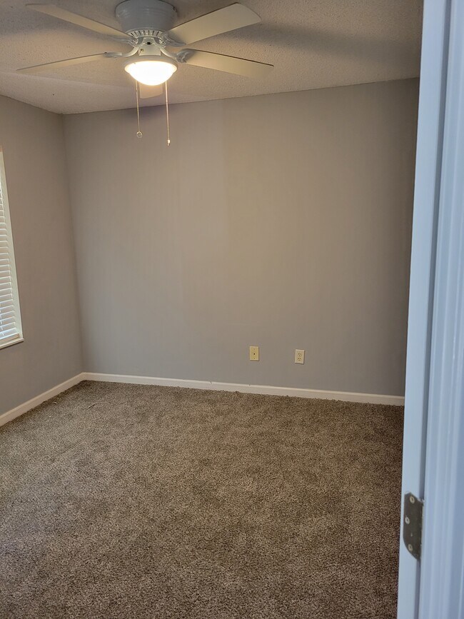 Building Photo - 2266 Charleston Pointe SE
