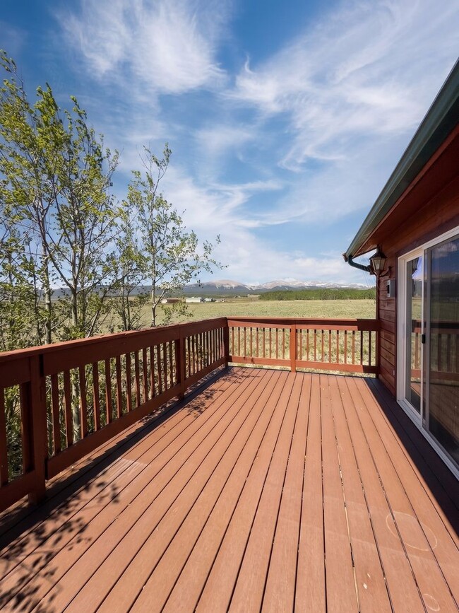 Building Photo - Foxtail Pines! 5 acres! Open floor plan!