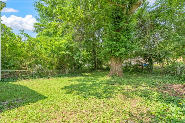 Building Photo - 275 Maryville Pike