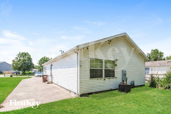 Building Photo - 649 Diamond Loop