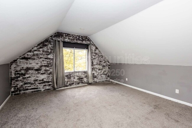Building Photo - 2081 Halstead Ave