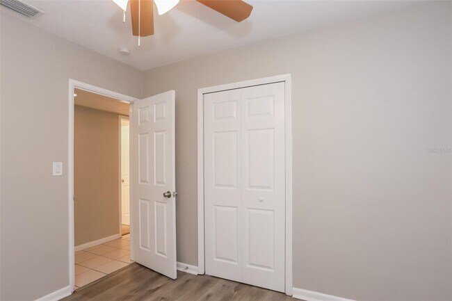 Building Photo - 1301 Farragut Dr N