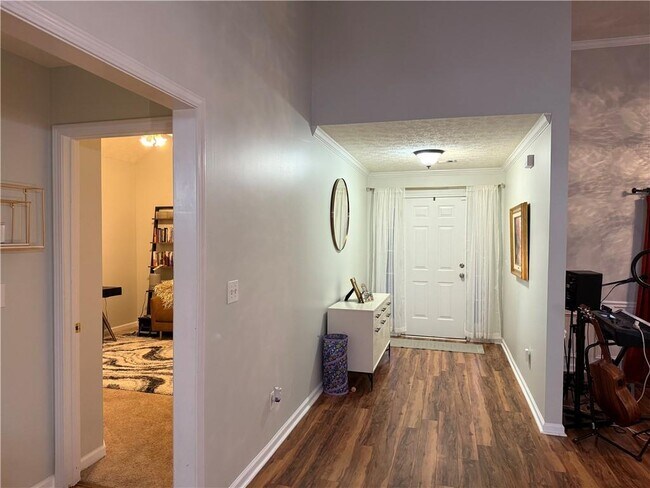 Building Photo - 7002 Estates Ct