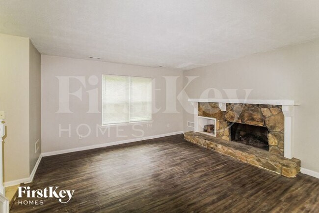 Building Photo - 6719 Timbers E Dr