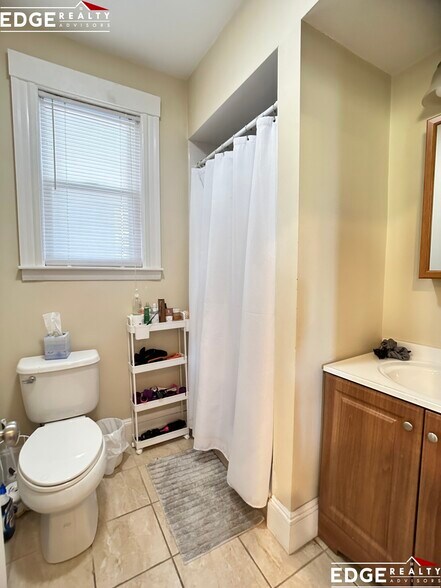 Building Photo - 54 Atkins St