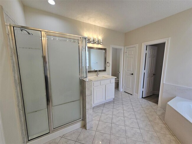 Building Photo - 12503 Rosewood Way Ln