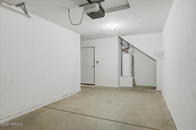 Building Photo - 7401 W Arrowhead Clubhouse Dr