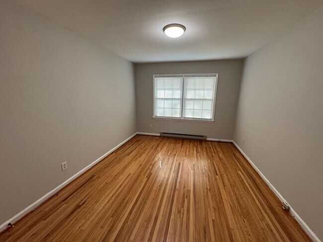 Building Photo - 3436 Washburn Ave