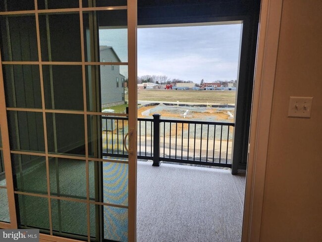 Building Photo - 321 E Cochran St