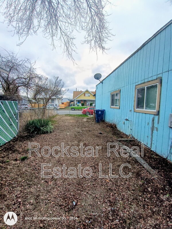 Building Photo - 1003 E Illinois Ave