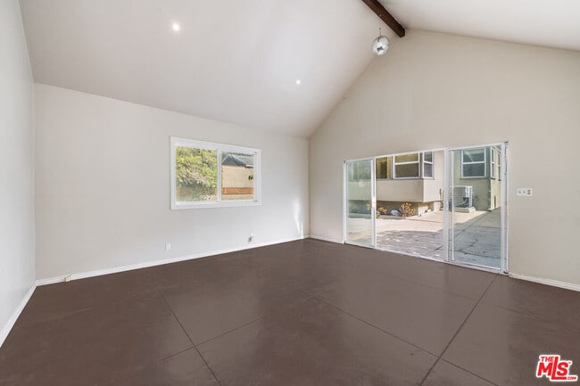 Building Photo - 1211 S Genesee Ave