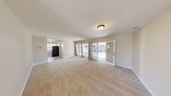 Building Photo - 6165 Mary Ln Dr