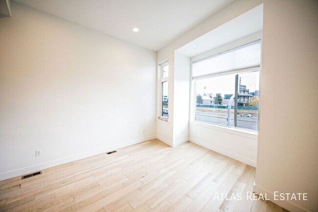 Building Photo - 2016 N Bryant St