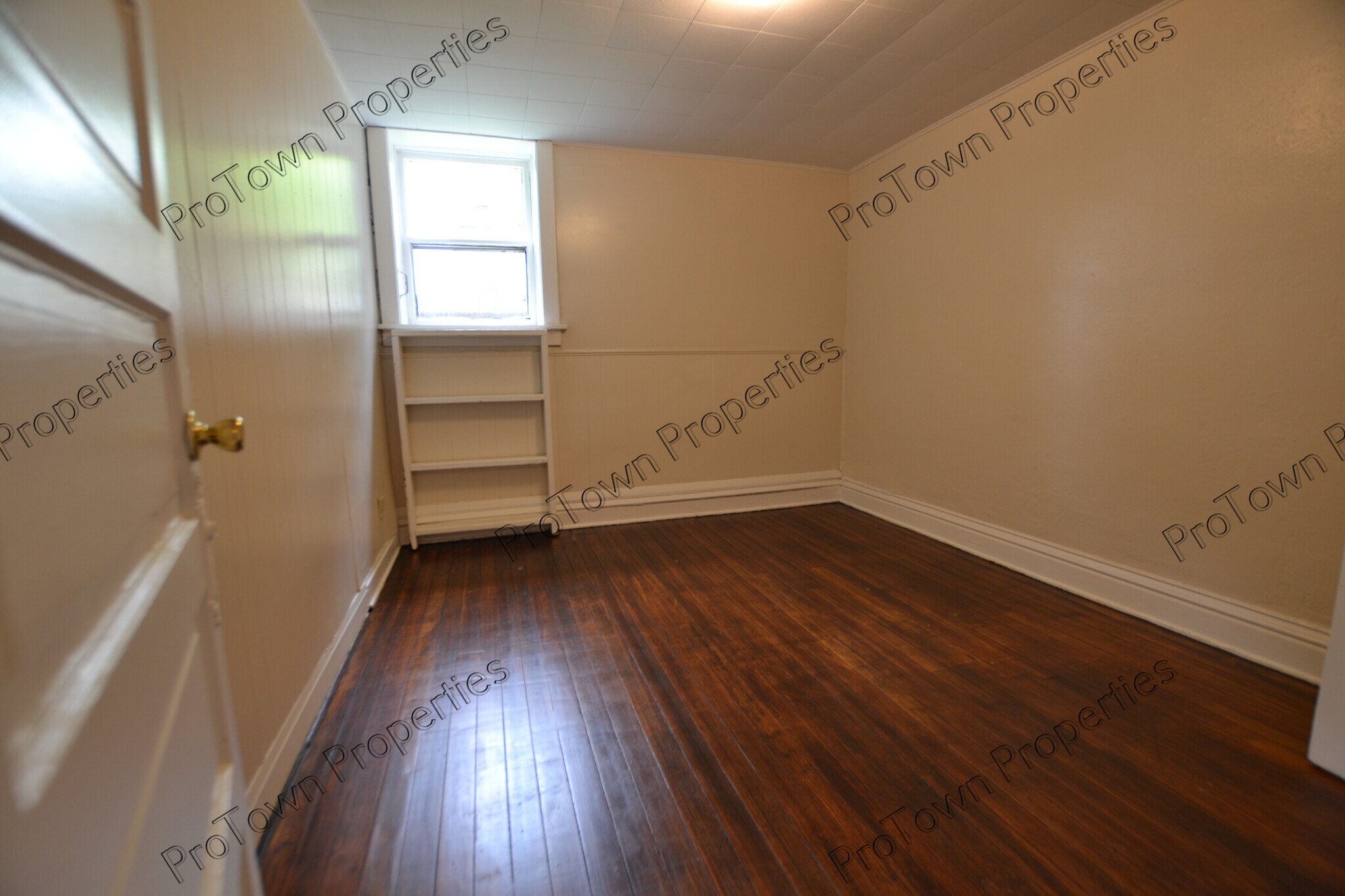 Building Photo - 213 N Hickory St