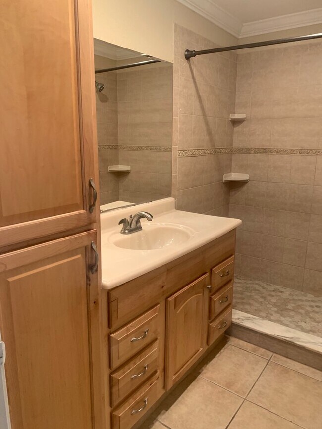 Building Photo - 2642 NW 33rd St