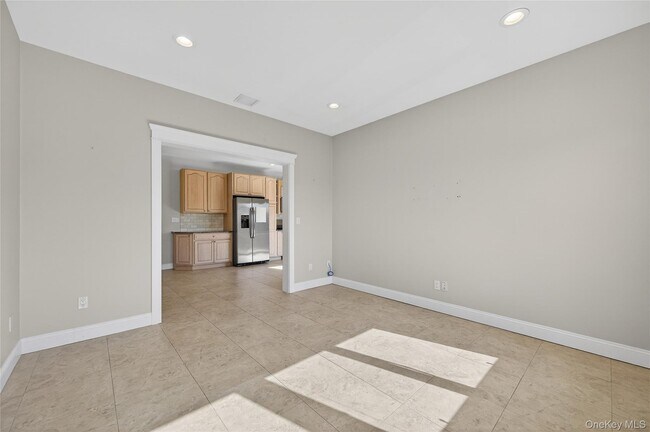 Building Photo - 24 Bayville Ave