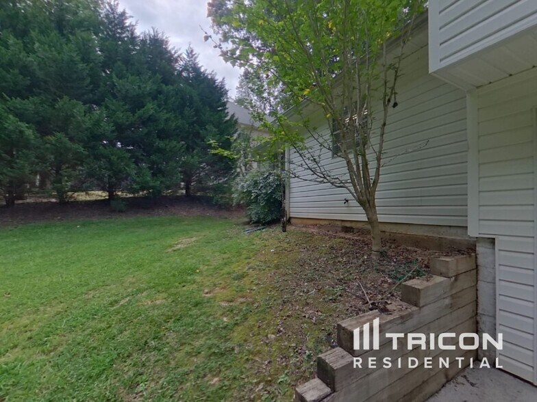 Building Photo - 563 Fielding Ct