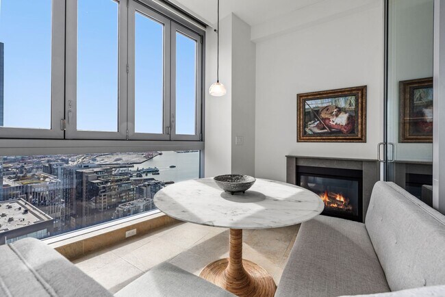 Building Photo - Luxury 2 Bed 1.75 Bath Furnished Downtown Seattle Condo with Stunning Views