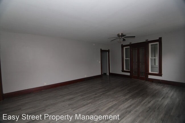 Building Photo - 448 W 3rd Ave