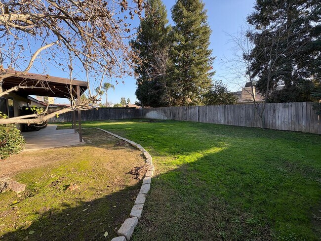 Building Photo - SE Visalia home coming soon!