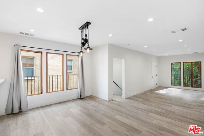 Building Photo - 8575 Horner St