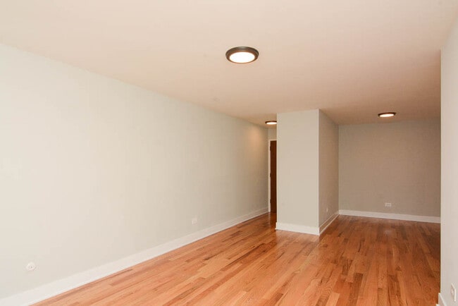 Building Photo - 696 Elm Pl