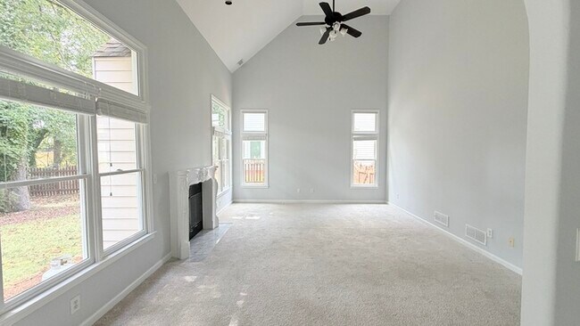 Building Photo - 1496 Brentwood Dr
