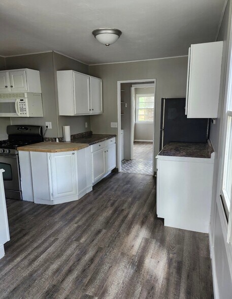 Building Photo - 2707 Ridge Ave