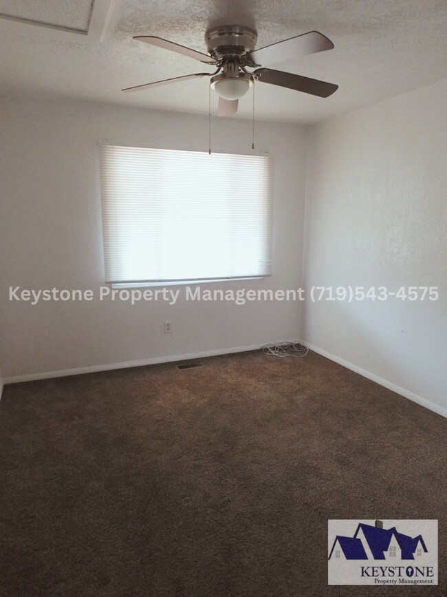 Building Photo - 819 Troy Ave