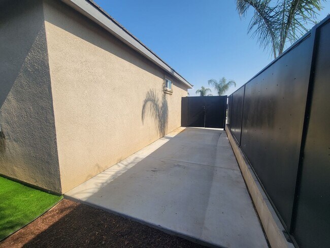 Building Photo - 8501 Grandy St