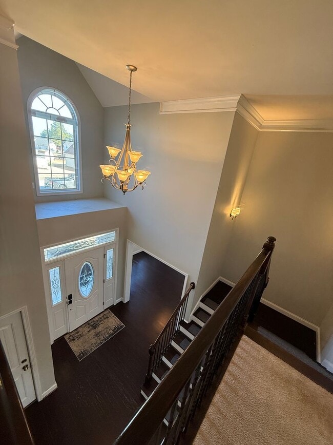 Building Photo - Amazing home with custom touches and in-ground pool