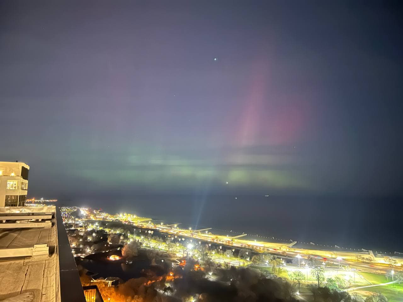 Rooftop view - 1660 N La Salle Dr