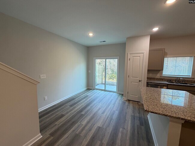 Building Photo - 2041 Armada Rd