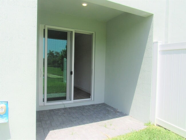 Building Photo - 4332 Pond Lily Ln