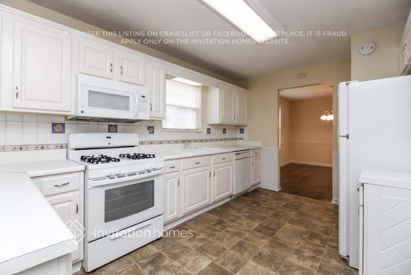 Building Photo - 7145 Pinecone Way