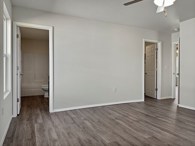 Building Photo - 8129 Sunflower Wy