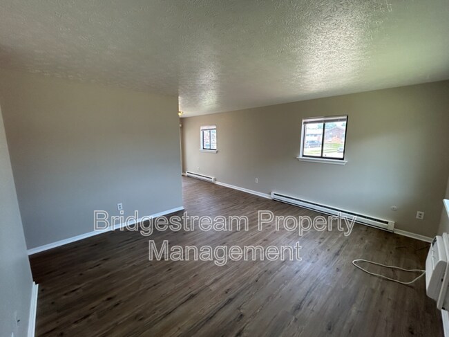 Building Photo - 4564 Waynedale Cir