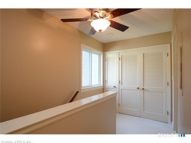 Building Photo - 26 Farmington Meadow Dr